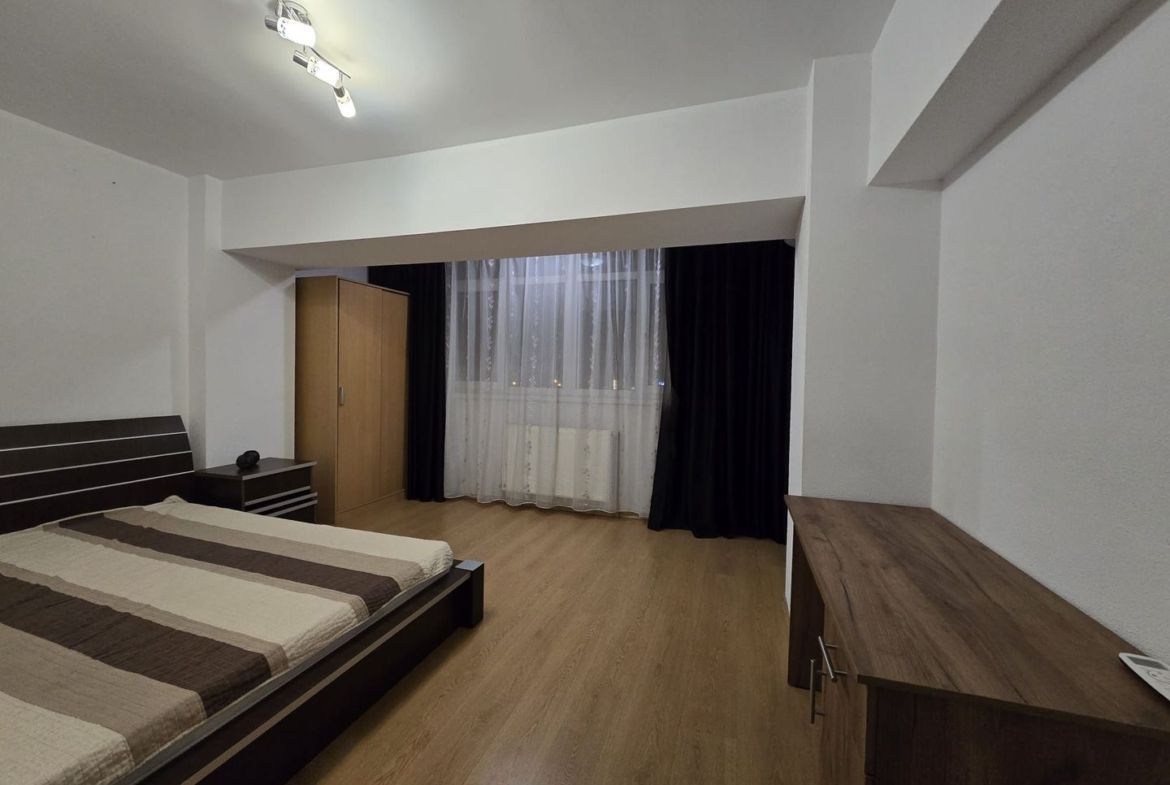 De inchiriat apartament cu 3 camere, Ultimul Leu, 600 Euro