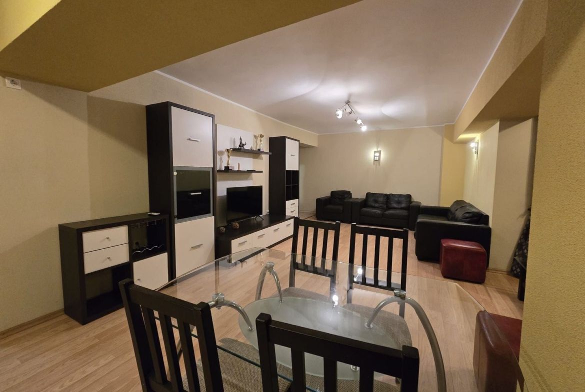 De inchiriat apartament cu 3 camere, Ultimul Leu, 600 Euro