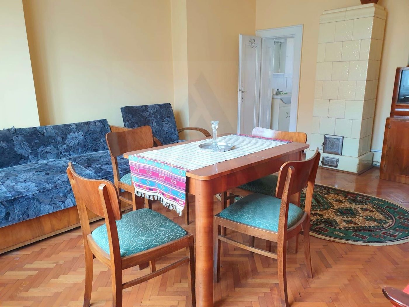Apartament 4 camere 110 mp utili cu teren aferent si 2 bai Central