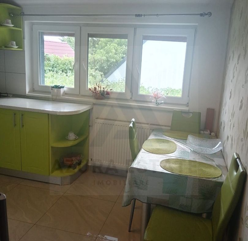 Casa individuala cu 6 camere garaj 22 mp si 650 mp teren in Piata Cluj