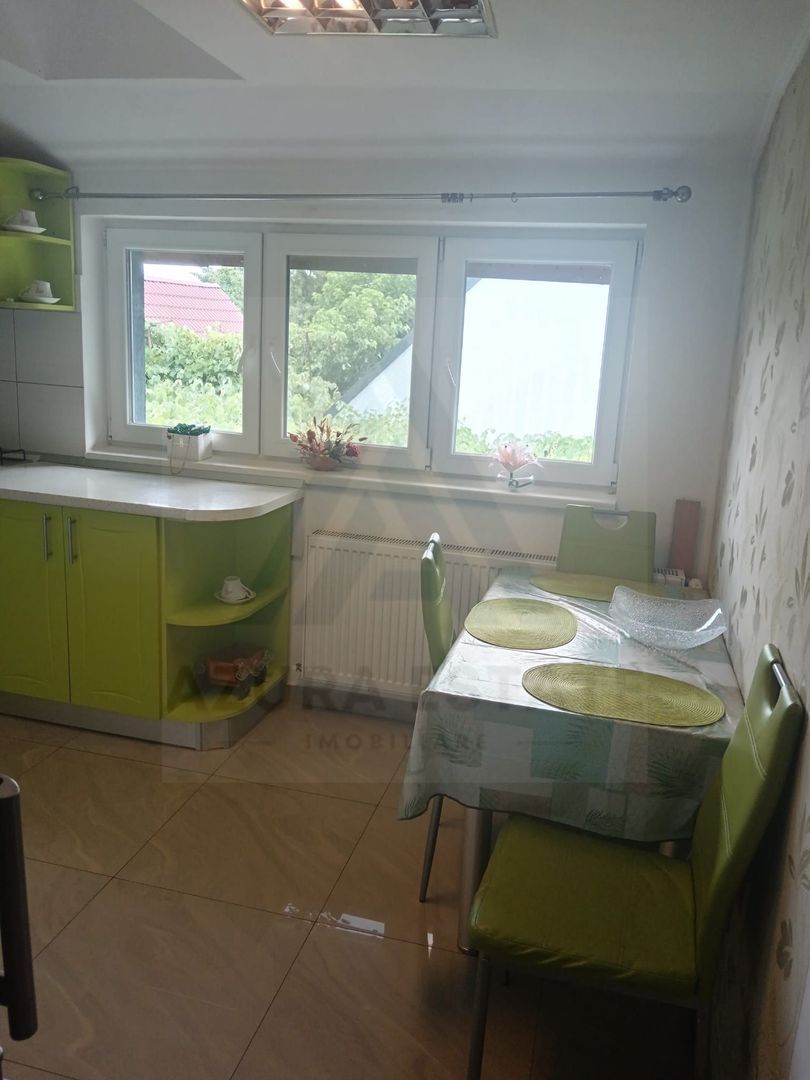 Casa individuala cu 6 camere garaj 22 mp si 650 mp teren in Piata Cluj