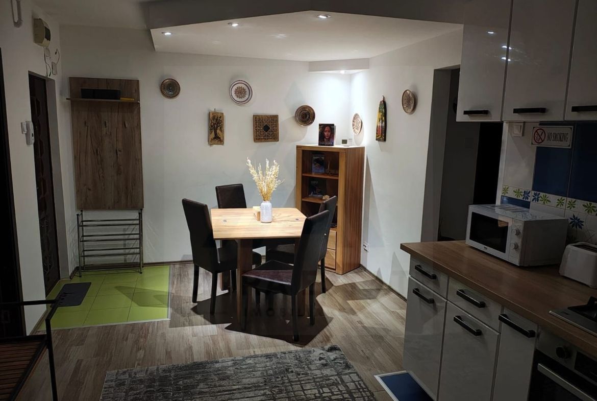 Apartament 3 camere 73 mp bucatarie generoasa lift pivnita Vasile Aron