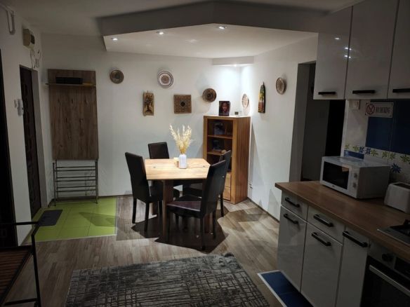 Apartament 3 camere 73 mp bucatarie generoasa lift pivnita Vasile Aron