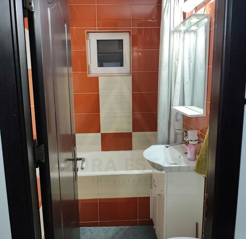 Apartament 3 camere 73 mp bucatarie generoasa lift pivnita Vasile Aron