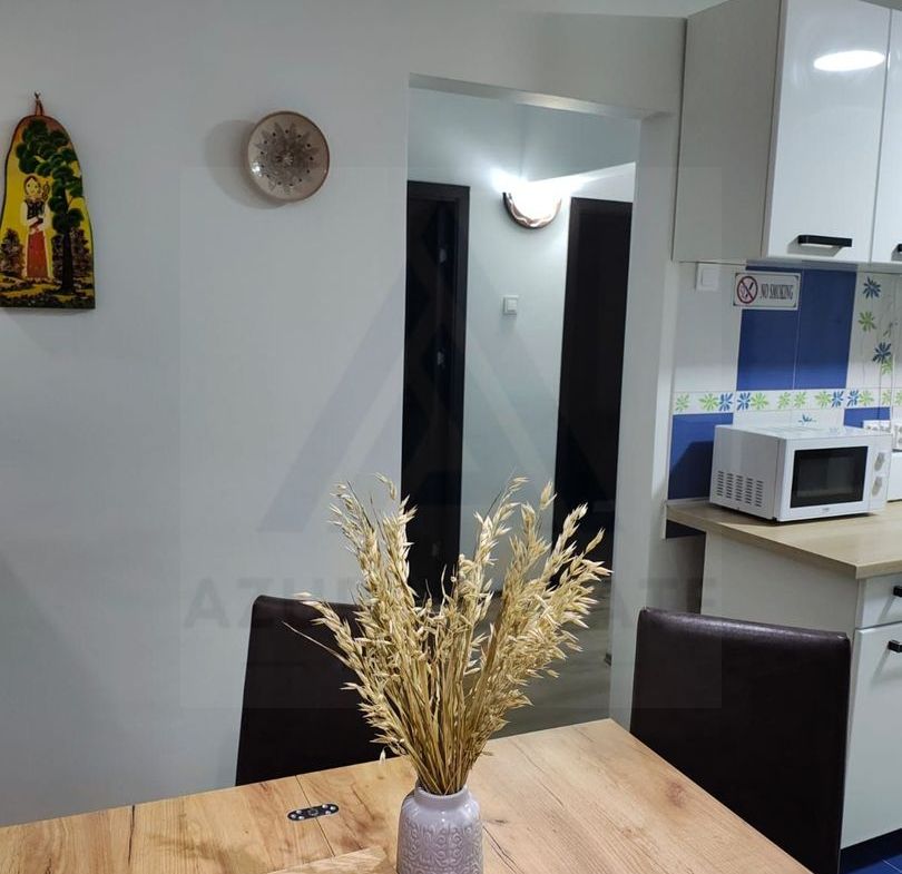 Apartament 3 camere 73 mp bucatarie generoasa lift pivnita Vasile Aron