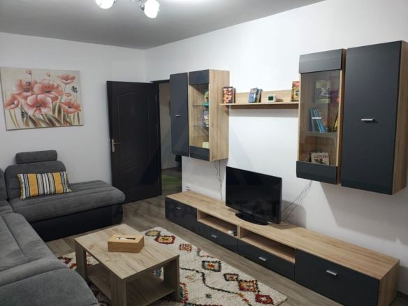 Apartament 3 camere 73 mp bucatarie generoasa lift pivnita Vasile Aron