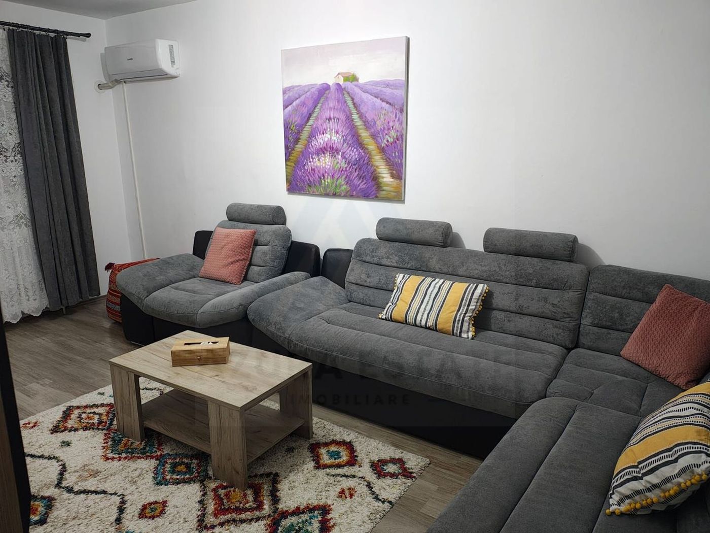 Apartament 3 camere 73 mp bucatarie generoasa lift pivnita Vasile Aron