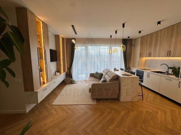 Apartament premium 3 camere, prima închiriere, garaj, balcon