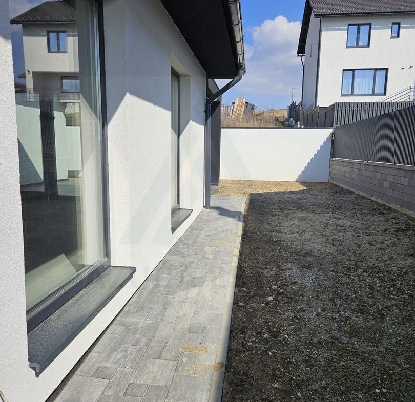 Casa individuala pe un singur nivel 123 mp teren 390 mp in Sura Mare