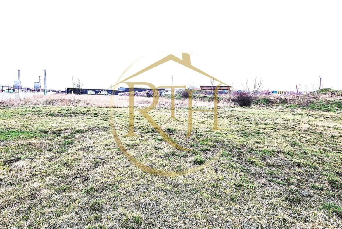 Vand teren intravilan Zona Fraidorf,comison ,,0”
