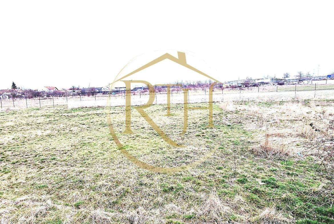 Vand teren intravilan Zona Fraidorf,comison ,,0”