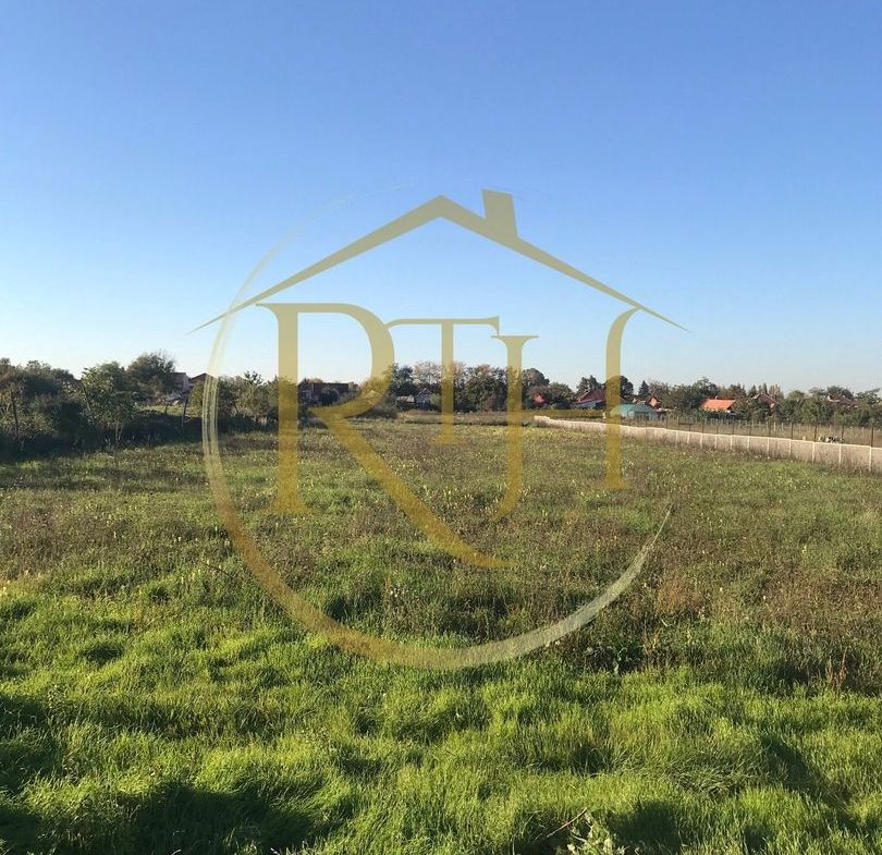 Vand teren intravilan Zona Fraidorf,comison ,,0”