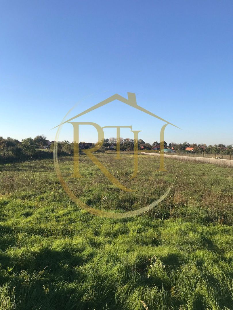 Vand teren intravilan Zona Fraidorf,comison ,,0”