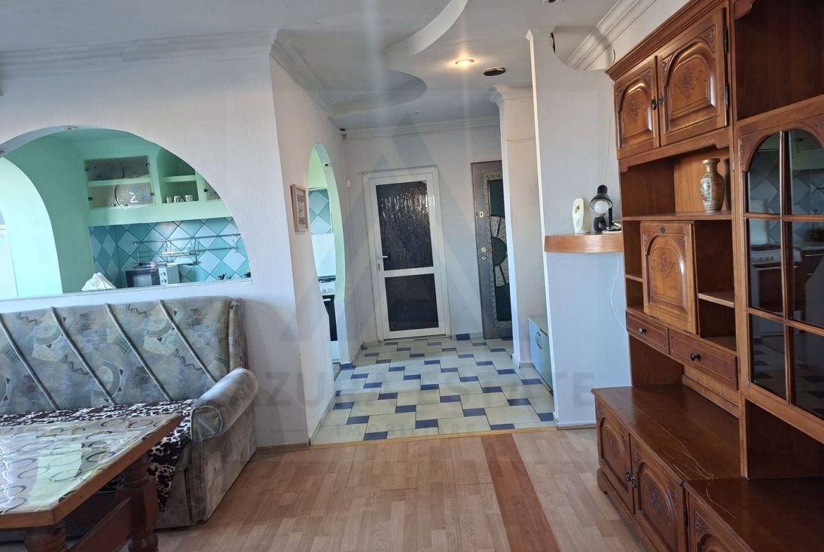 Apartament 3 camere 72 mp utili etaj 2 si balcon in Terezian