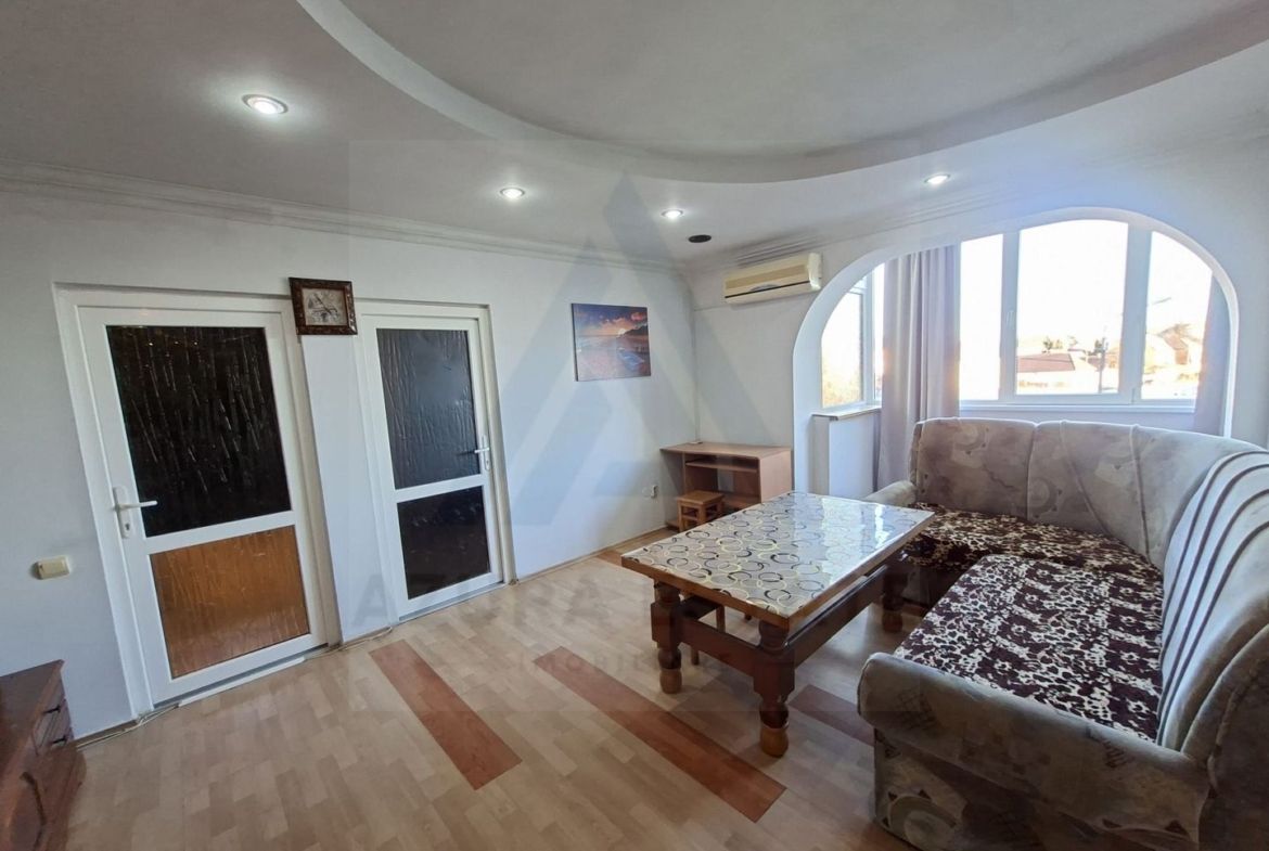 Apartament 3 camere 72 mp utili etaj 2 si balcon in Terezian