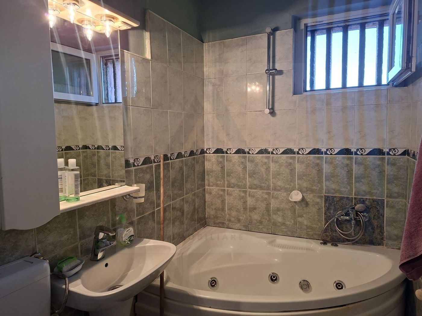 anBn-24469 Apartament 3 camere 72 mp utili etaj 2 si balcon in Terezian