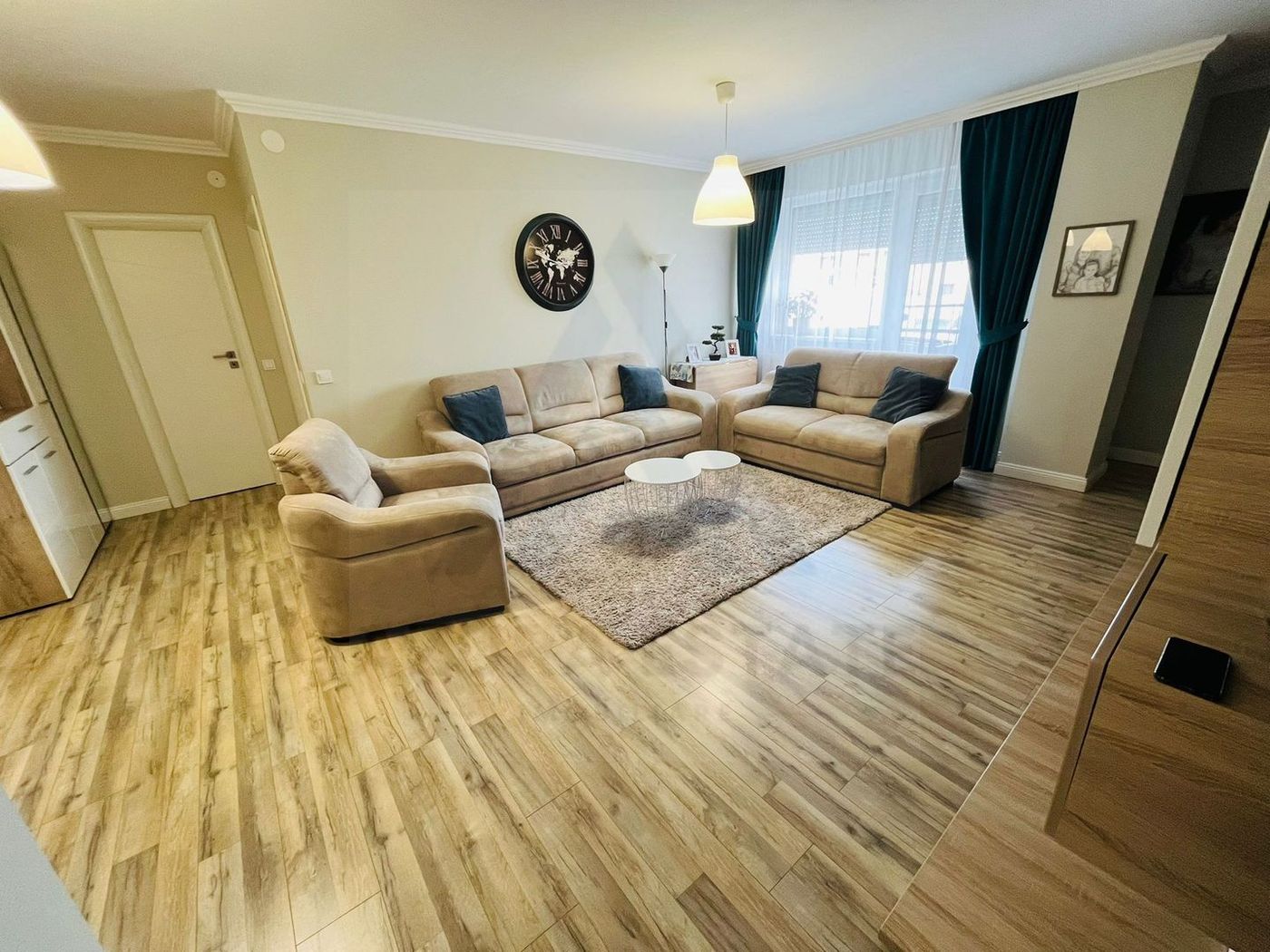 Apartament 3 camere 2 bai 2 balcoane si parcare subterana in Turnisor