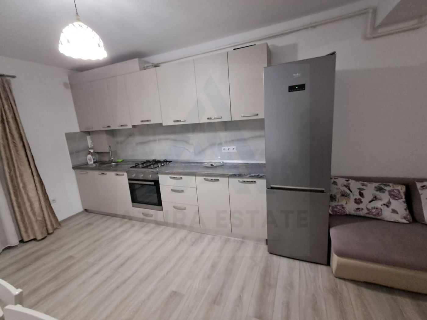 Apartament 48 mp utili 2 camere la vila cu balcon 7 mp in Selimbar