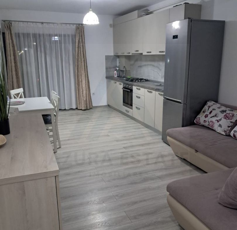 Apartament 48 mp utili 2 camere la vila cu balcon 7 mp in Selimbar