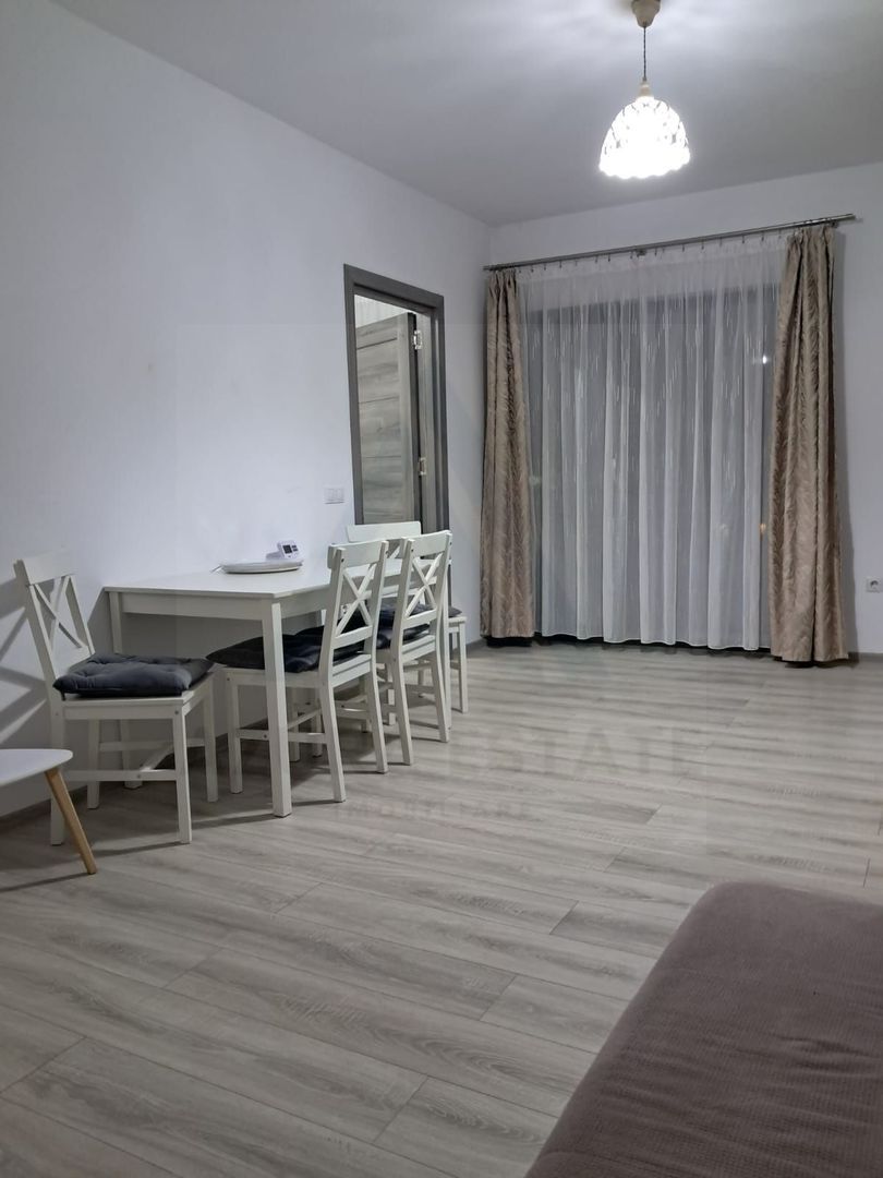 Apartament 48 mp utili 2 camere la vila cu balcon 7 mp in Selimbar