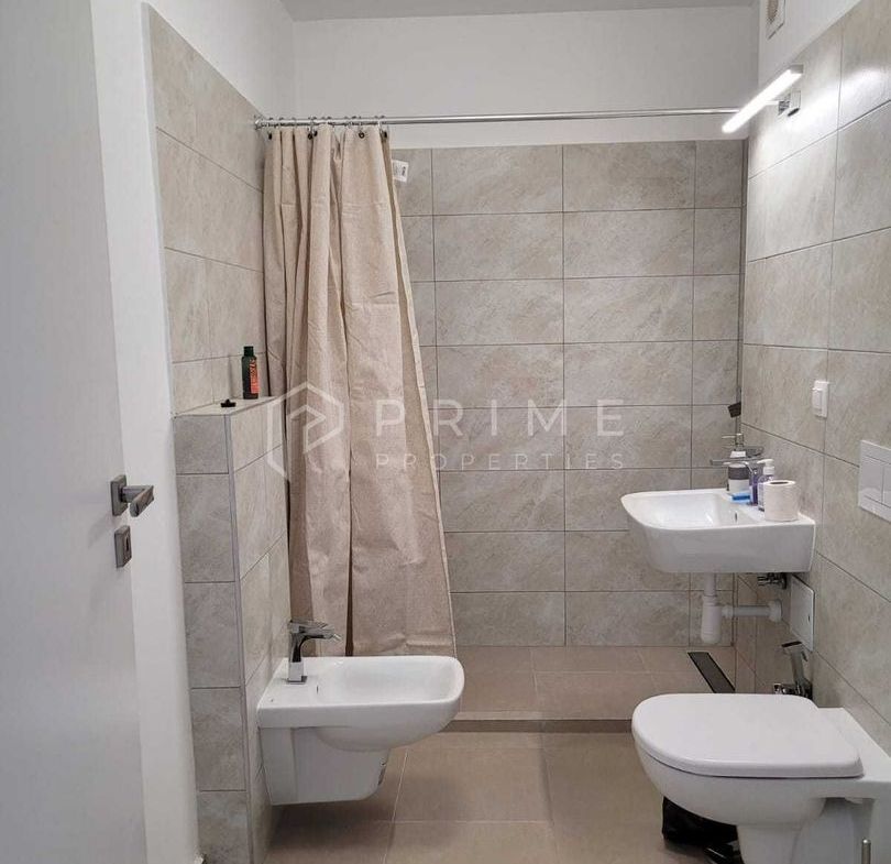 Apartament cu 2 camere de închiriat, cu parcare și boxă – Maurer