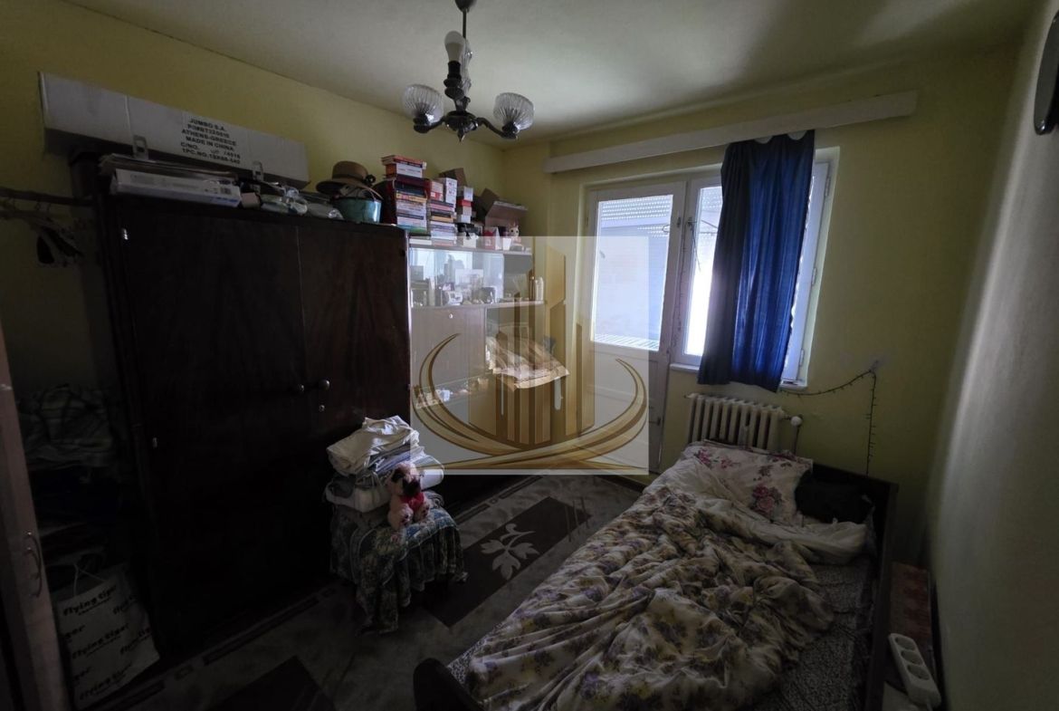 Apartament 4 camere în zona Dacia