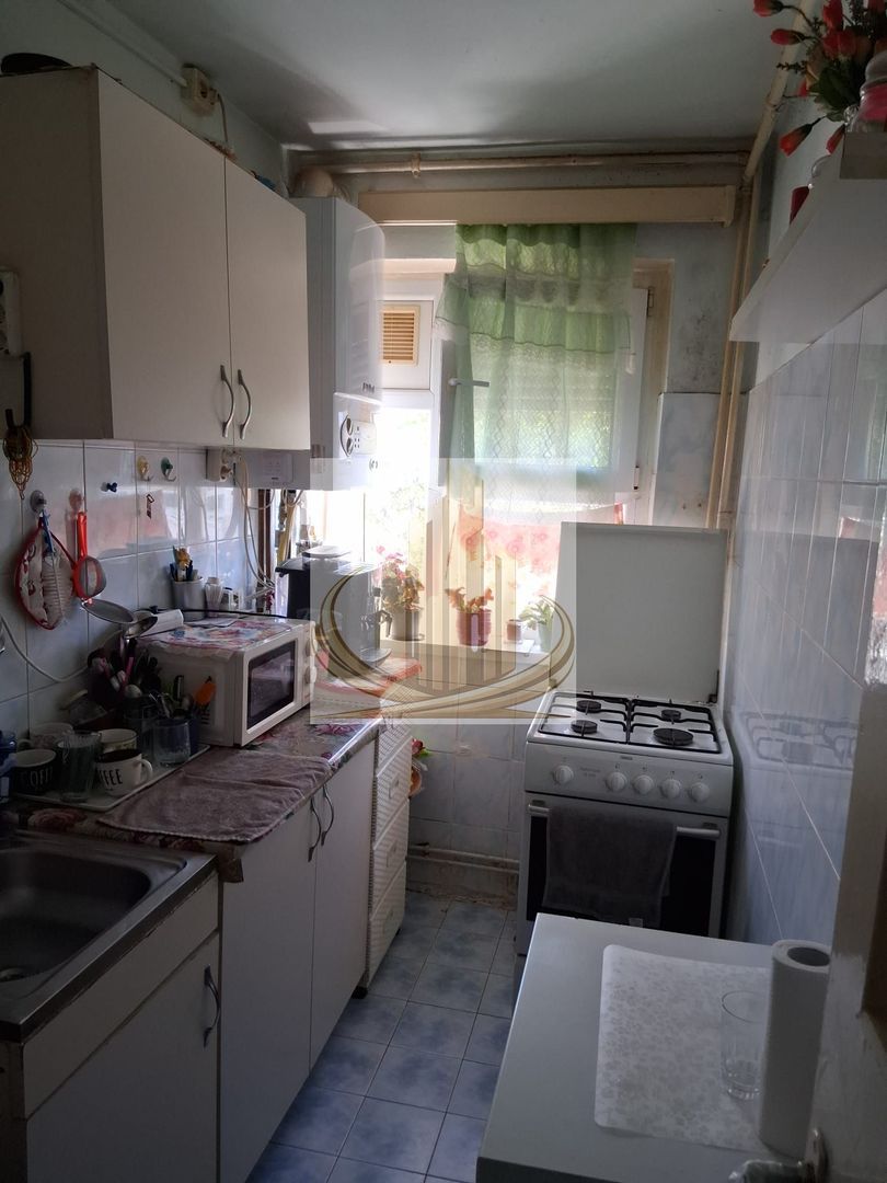 Apartament 4 camere în zona Dacia
