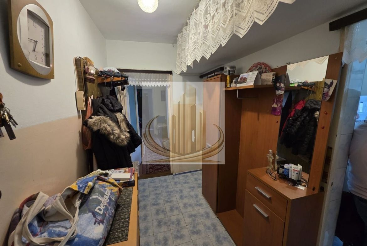 Apartament 4 camere în zona Dacia