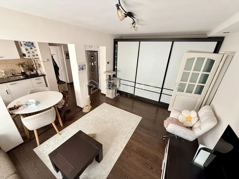 Apartament cu 3 camere – Cartier Cornișa, Strada Victor Babeș