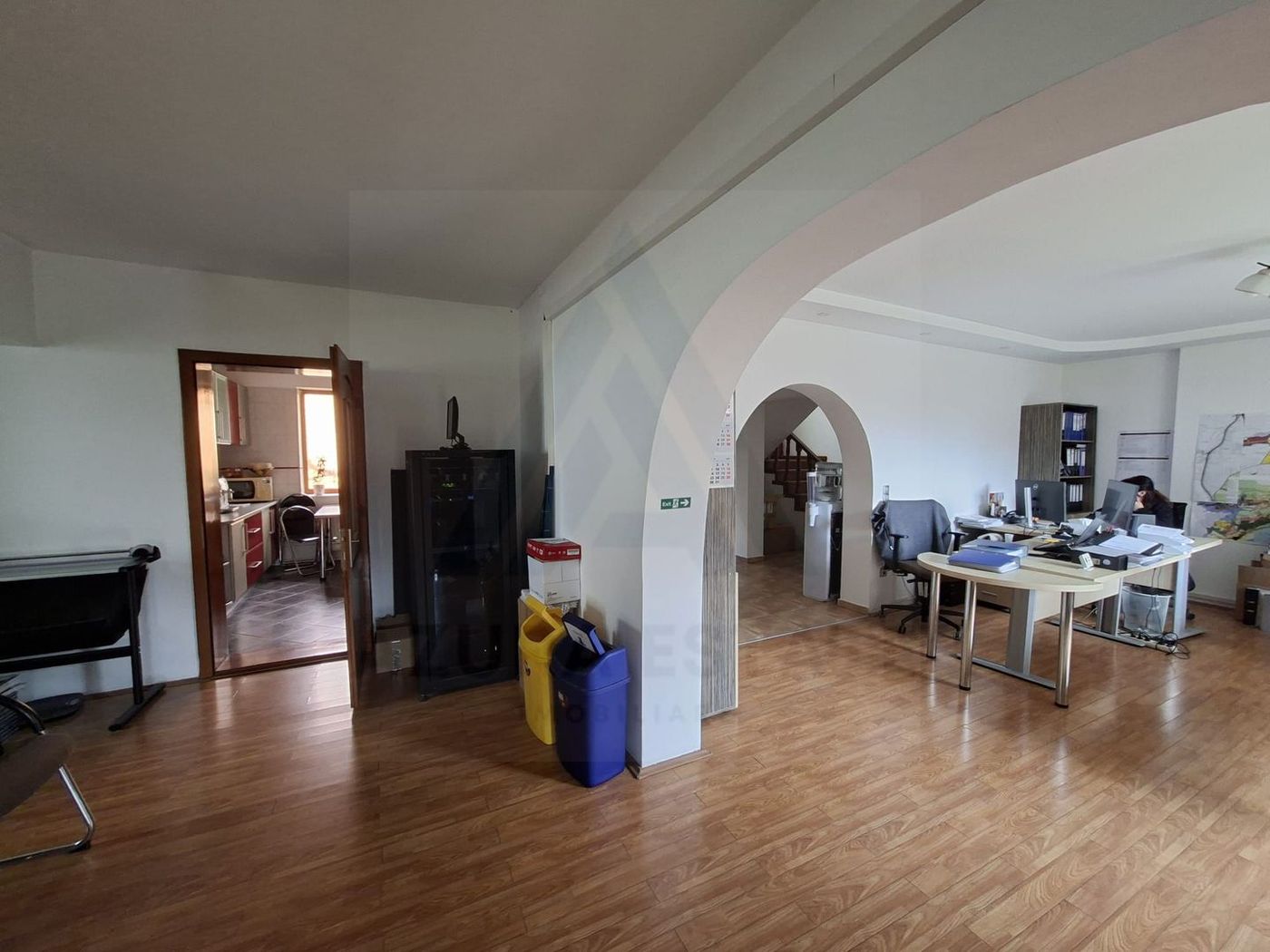 anBn-24719 Spatiu birouri casa individuala curte proprie 9 birouri Selimbar