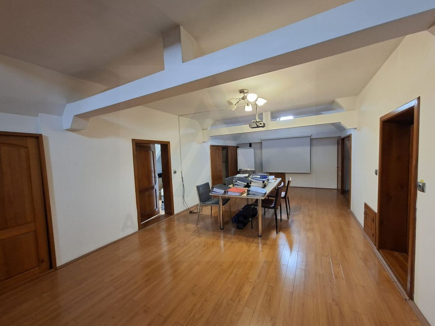 anBn-24722 Spatiu birouri casa individuala curte proprie 9 birouri Selimbar