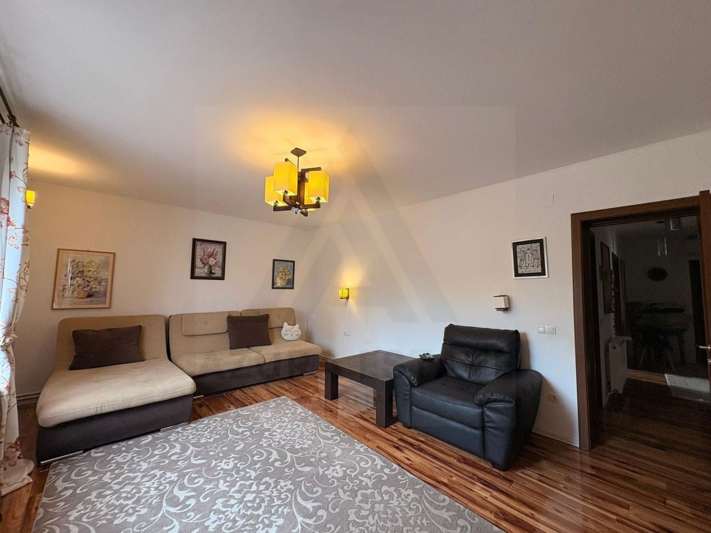 Casă versatila intretinuta 143 mp utili 5 camere 3 bai pivnita Lazaret