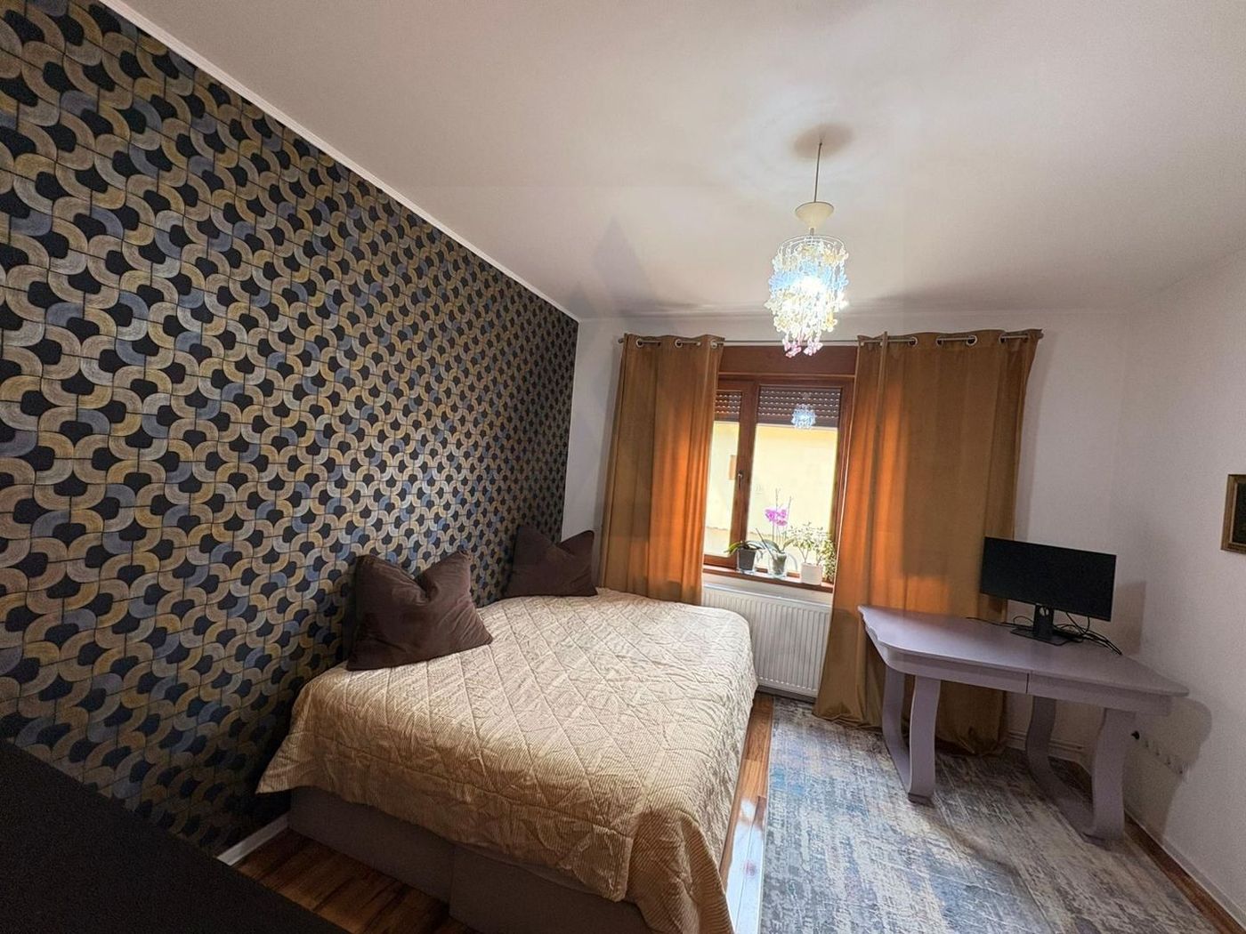 Casă versatila intretinuta 143 mp utili 5 camere 3 bai pivnita Lazaret