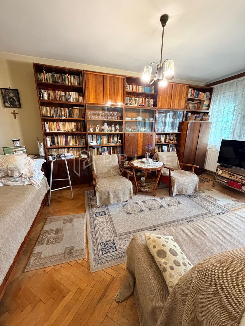 Apartament 2 camere, Decomandat| Potențial de renovare| Orientare Sud