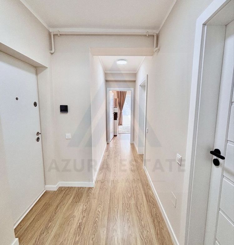 Apartament ultrafinisat 2 camere balcon 7.5 mp si parcare in Cristian