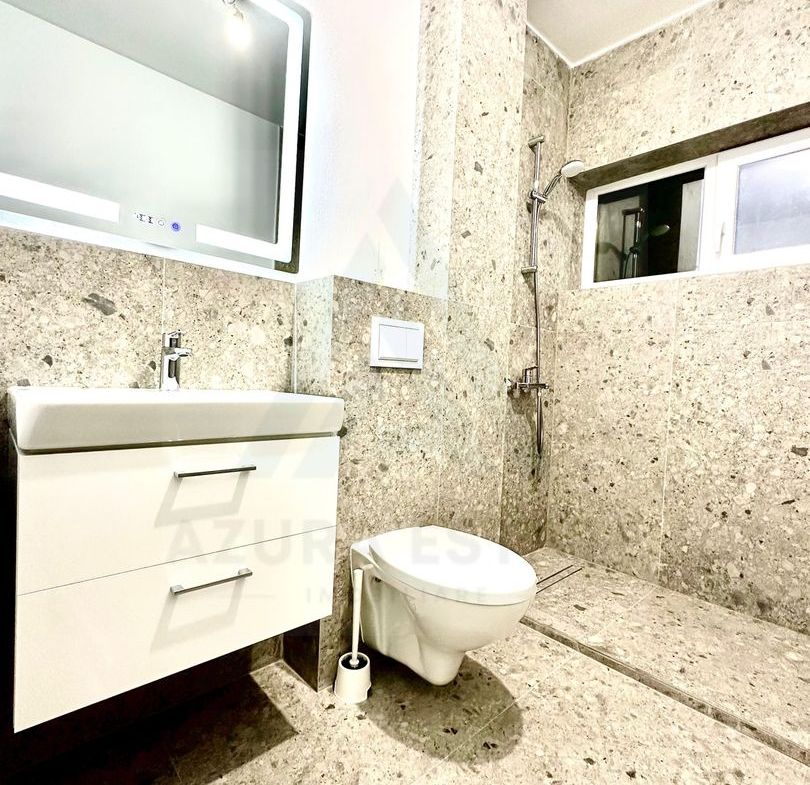 Apartament ultrafinisat 2 camere balcon 7.5 mp si parcare in Cristian