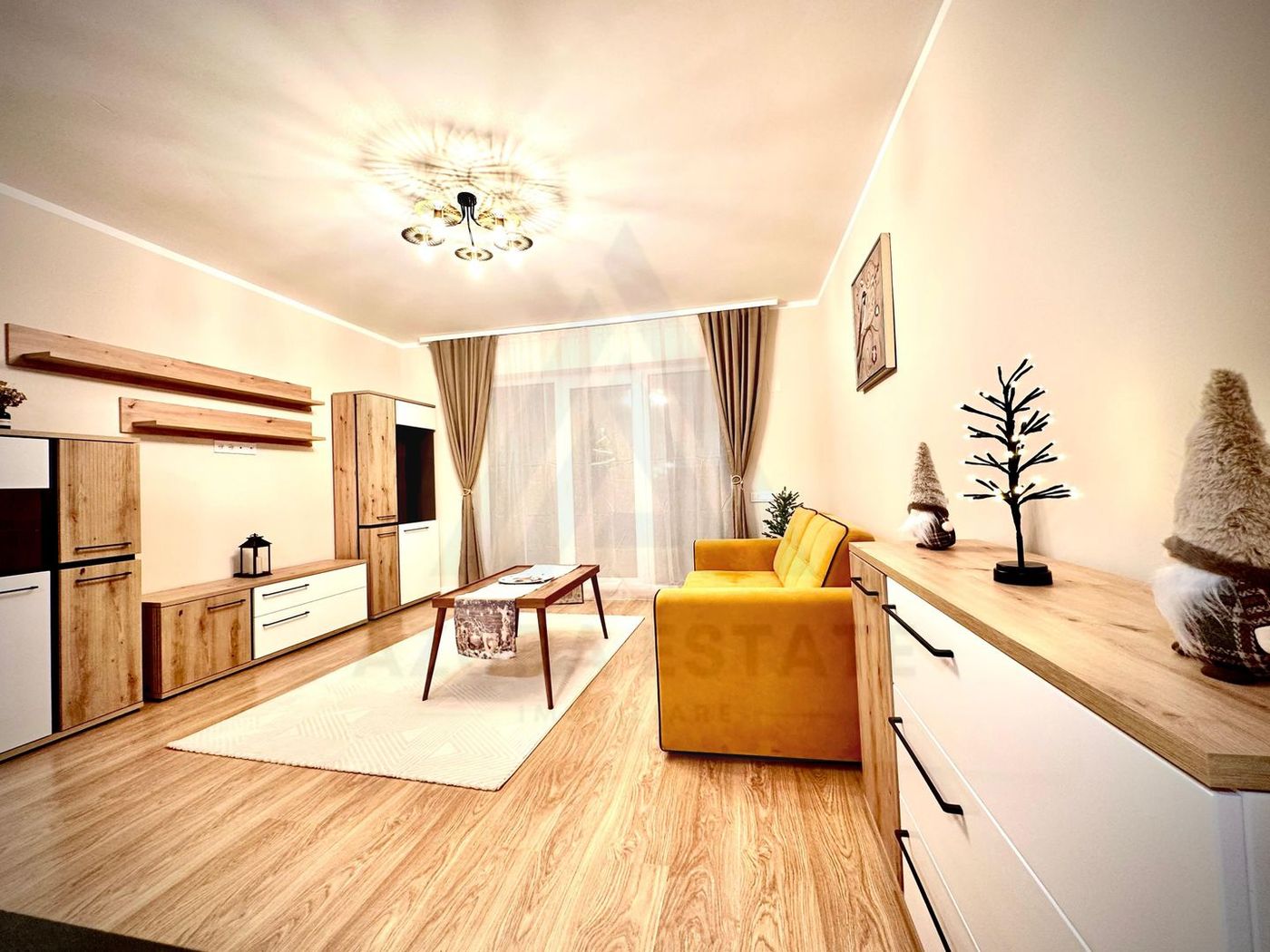 Apartament ultrafinisat 2 camere balcon 7.5 mp si parcare in Cristian