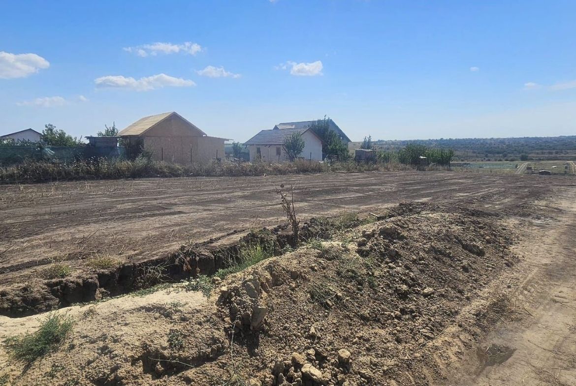 Teren de vanzare – Sat Costi,  ideal pentru constructii sau investitii