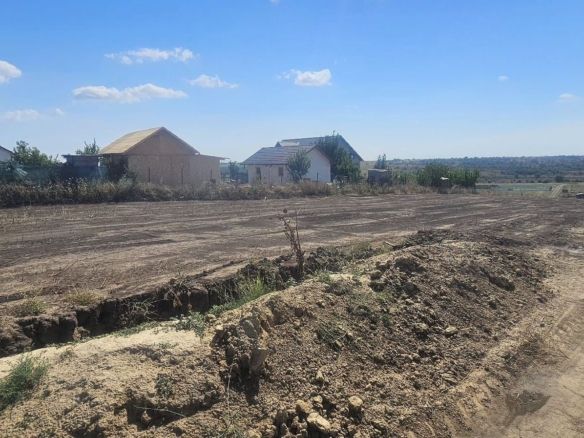 Teren de vanzare – Sat Costi,  ideal pentru constructii sau investitii