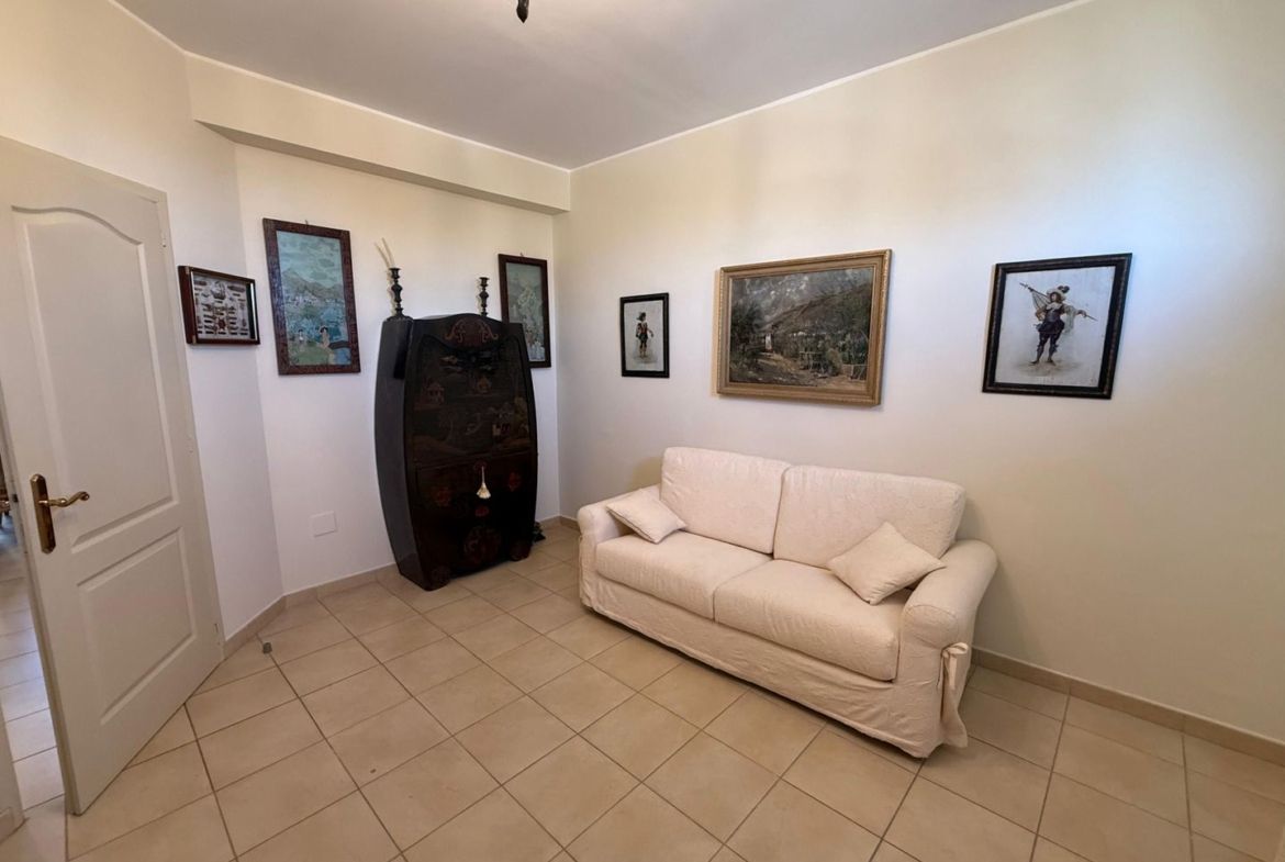 Apartament 4 camere, 101.21 mp, pe plaja Coral Beach – Navodari