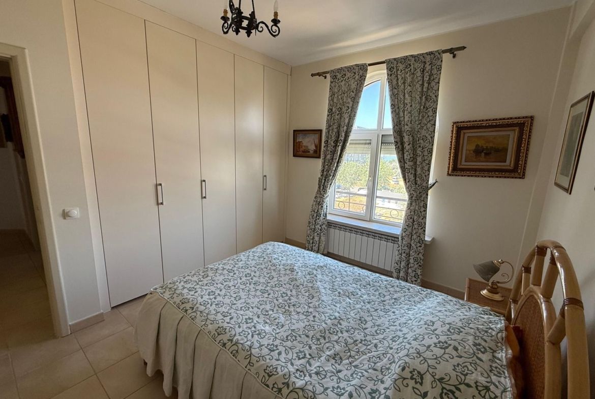 Apartament 4 camere, 101.21 mp, pe plaja Coral Beach – Navodari