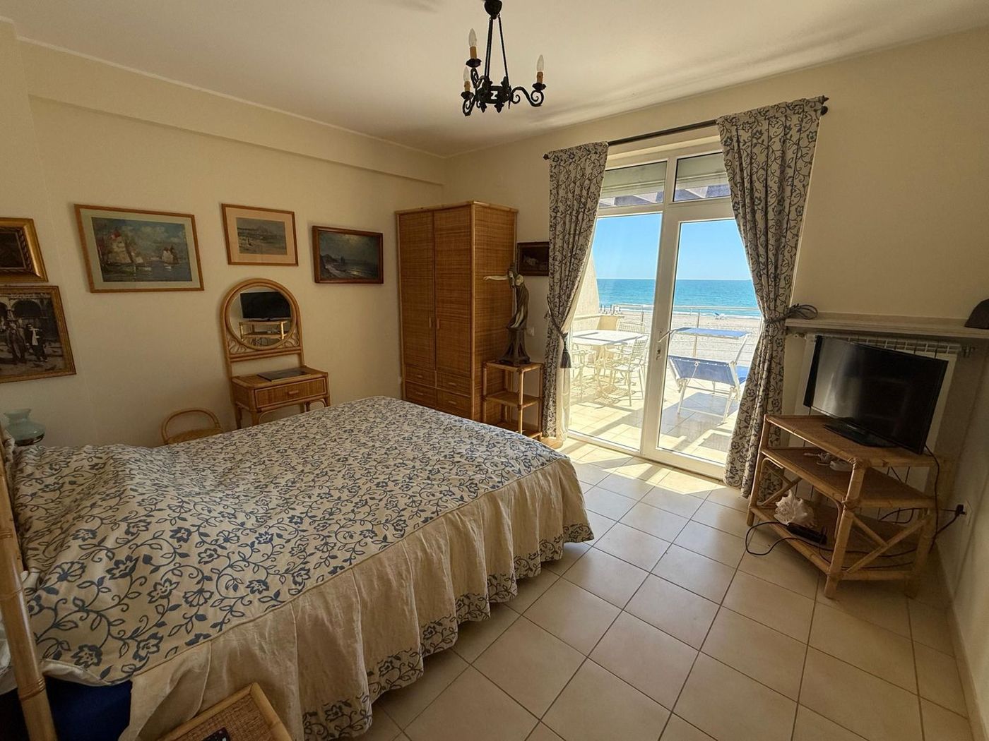 Apartament 4 camere, 101.21 mp, pe plaja Coral Beach – Navodari