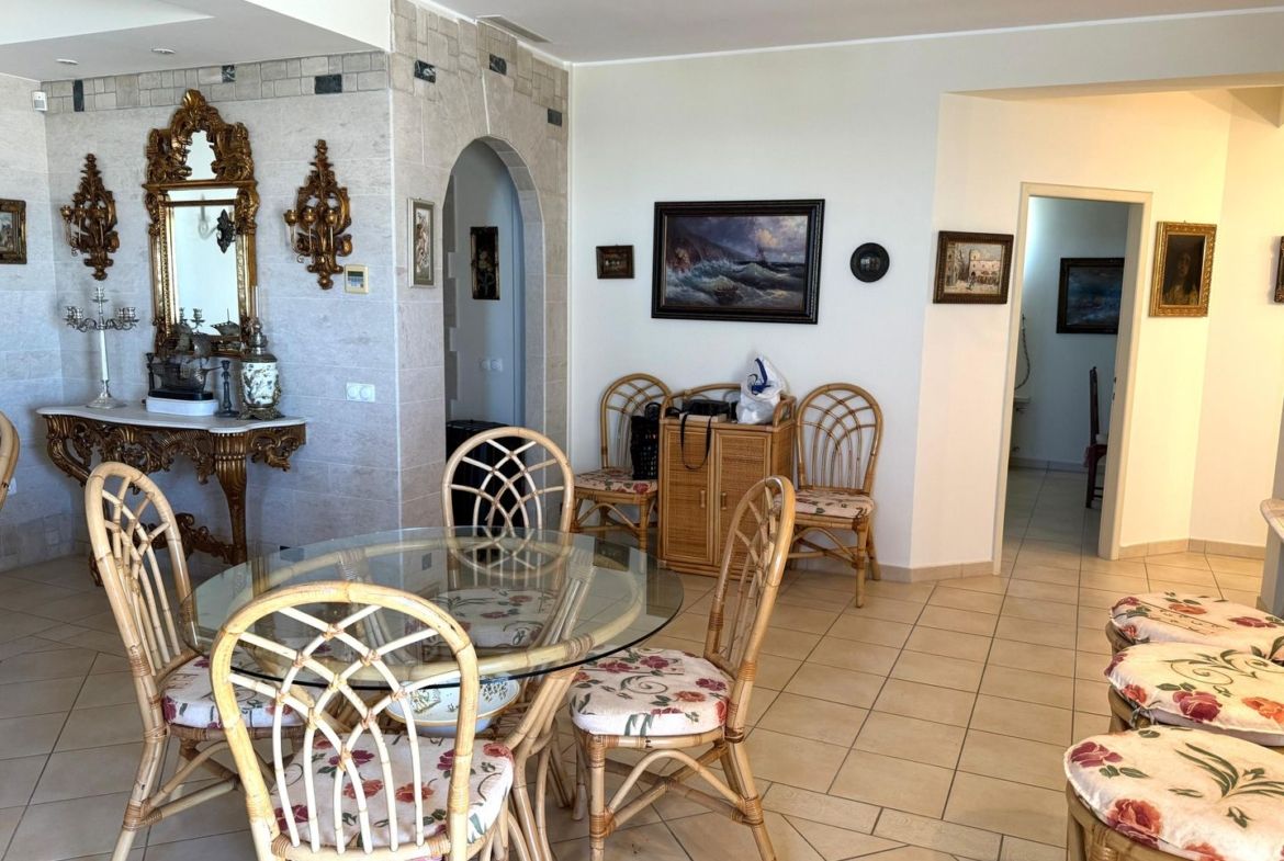 Apartament 4 camere, 101.21 mp, pe plaja Coral Beach – Navodari