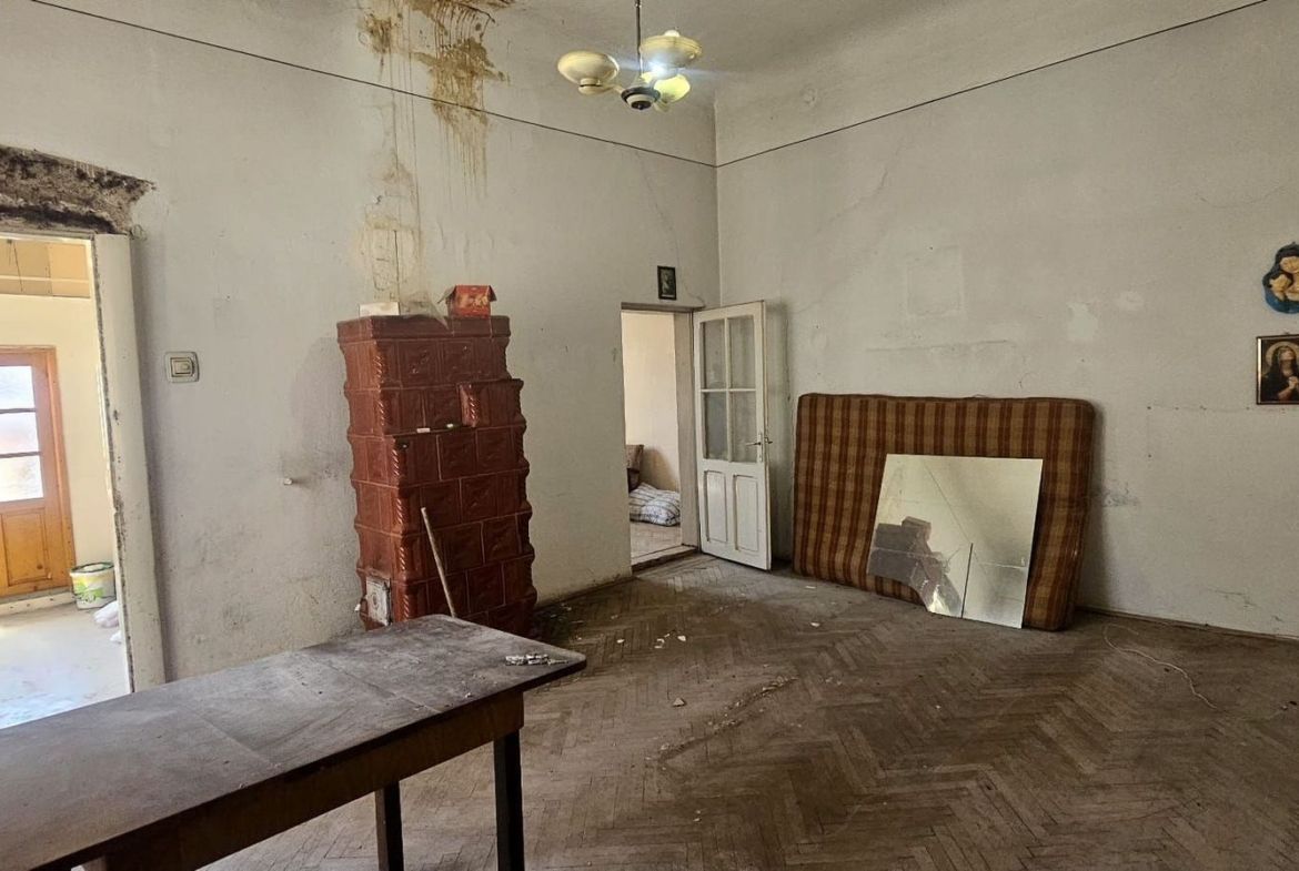 Casa de vanzare – Zona Centru, Strada Garii – 85.000€
