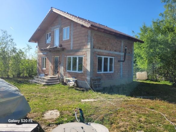 Casa individuala 150 mp 4 camere  pe Valea Avrigului,teren 1050 mp