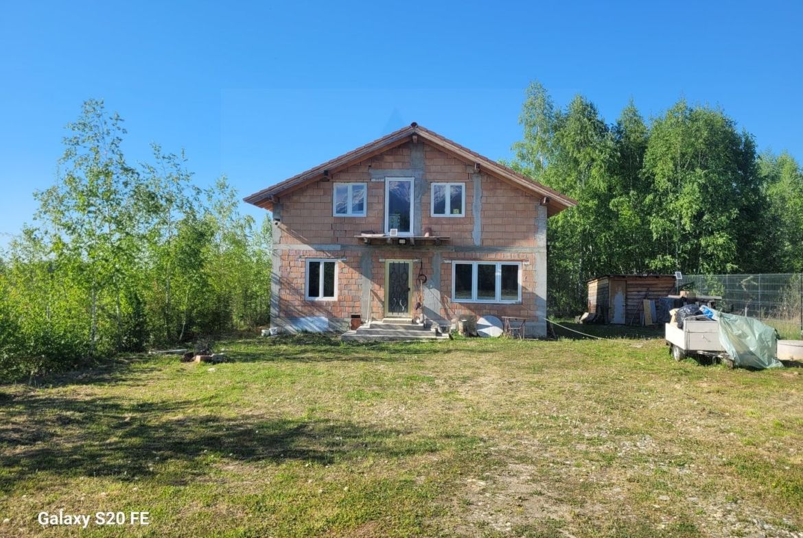 Casa individuala 150 mp 4 camere  pe Valea Avrigului,teren 1050 mp
