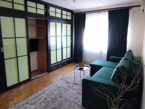 De inchiriat apartament 2 camere Piata Centrala, 430 euro