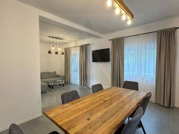 Casa individuala 114 utili 4 camere 2 bai si curte 215 mp in Selimbar