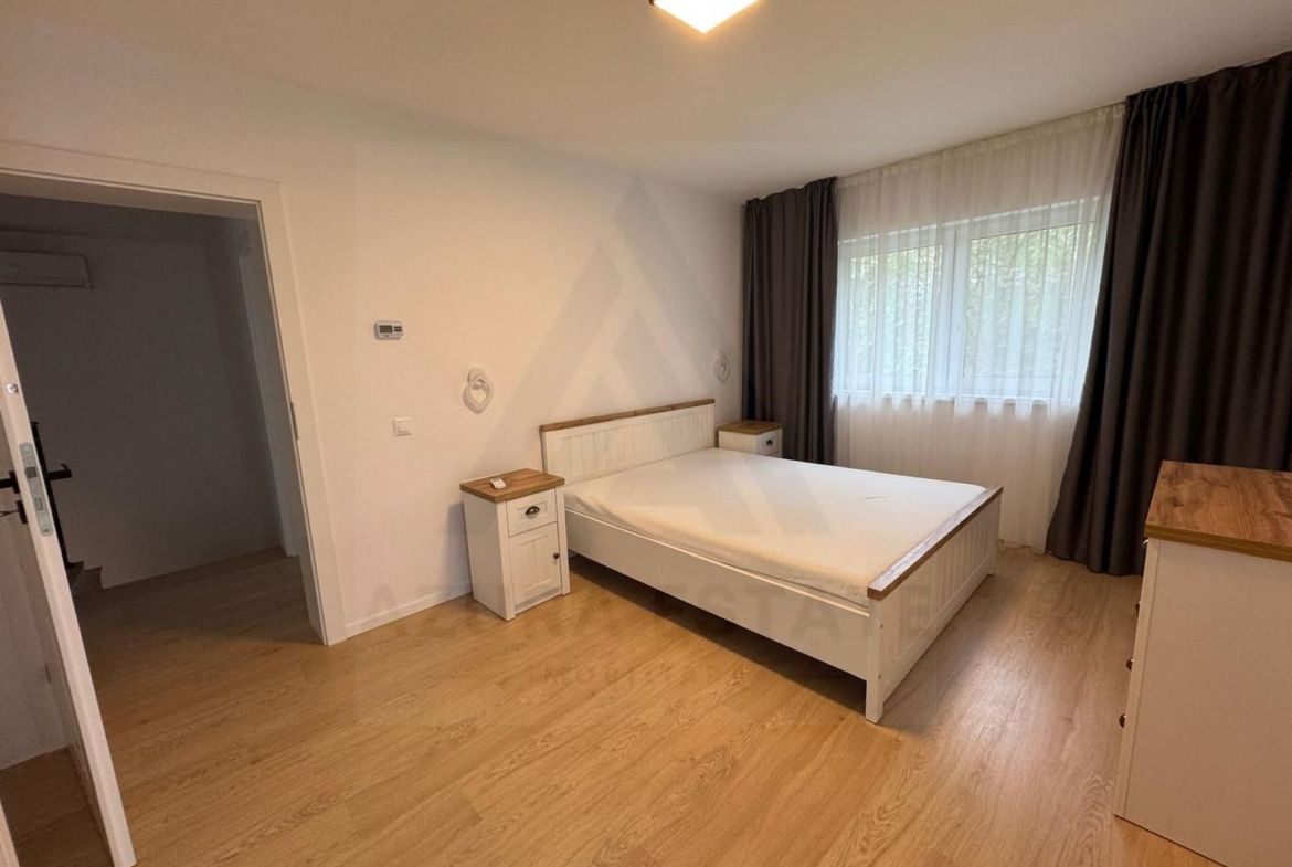 Casa individuala 114 utili 4 camere 2 bai si curte 215 mp in Selimbar