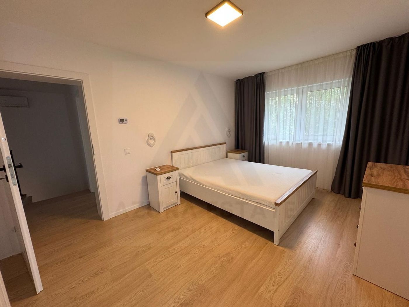 Casa individuala 114 utili 4 camere 2 bai si curte 215 mp in Selimbar